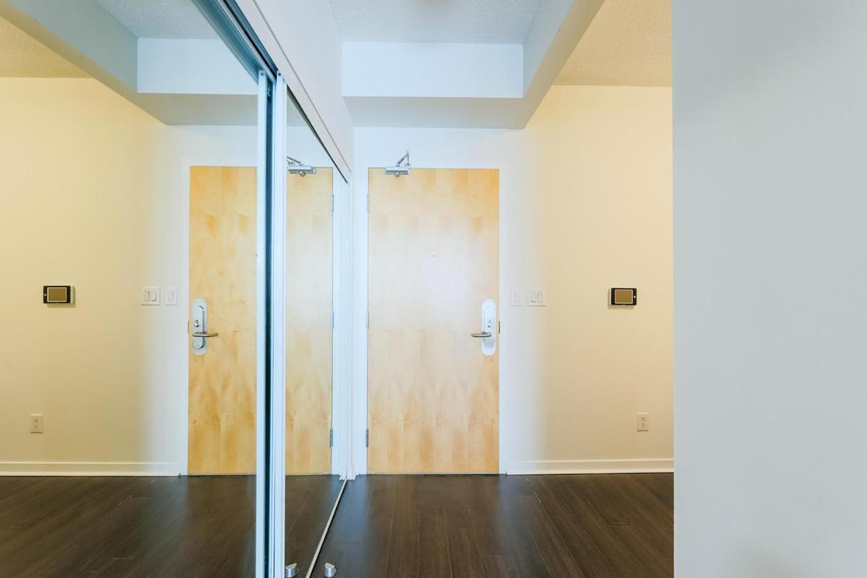Skyline Elegance Condo Торонто Екстериор снимка