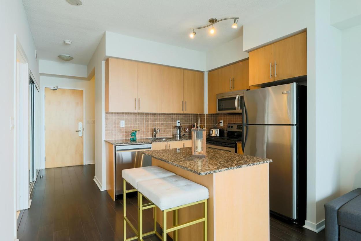 Skyline Elegance Condo Торонто Екстериор снимка
