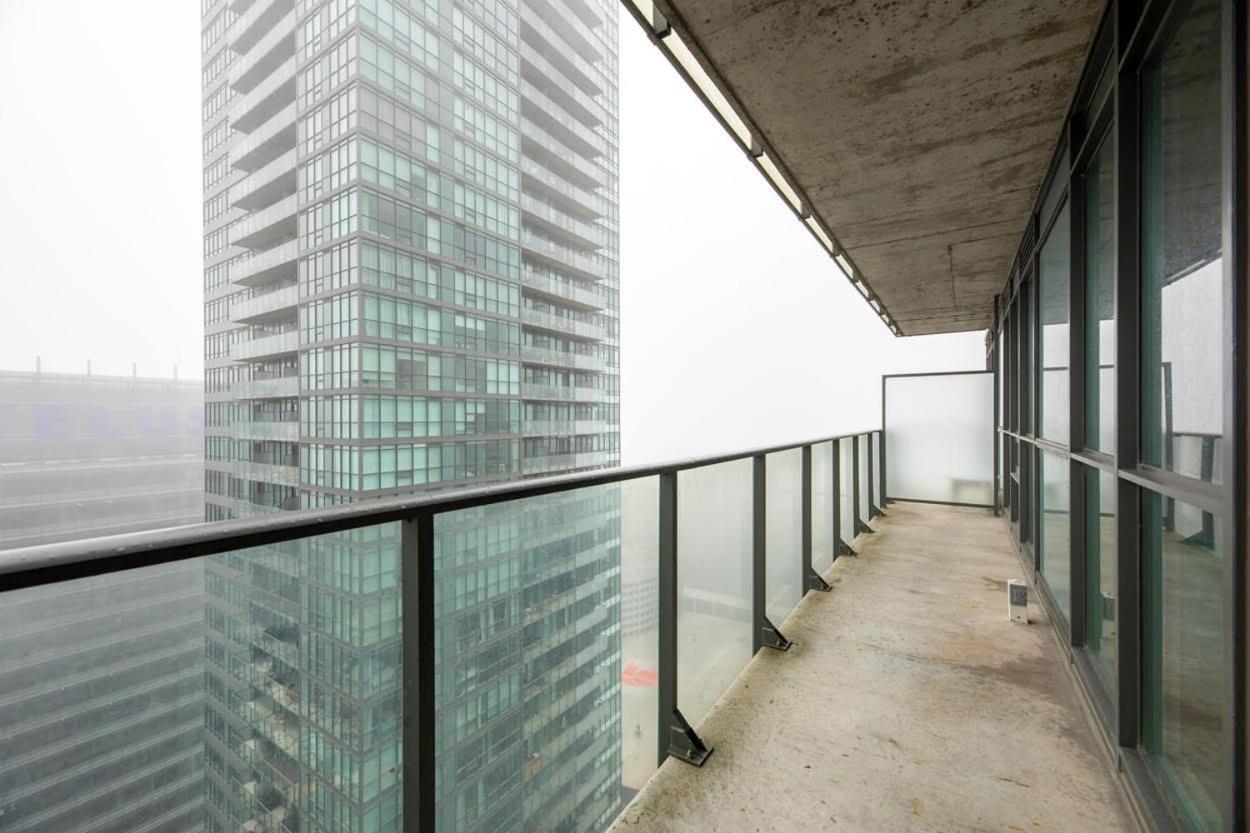 Skyline Elegance Condo Торонто Екстериор снимка