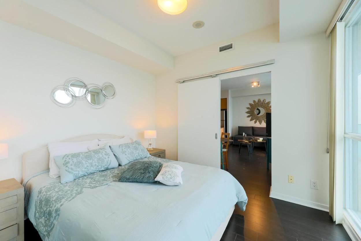 Skyline Elegance Condo Торонто Екстериор снимка